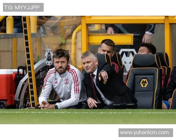 红魔DNA的终极轮回：阿莫林课后24小时，索帅的手机响了